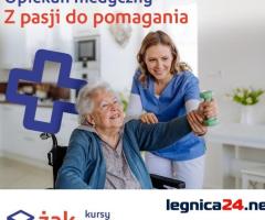 Opiekun medyczny - bezpłatny kierunek z misją
